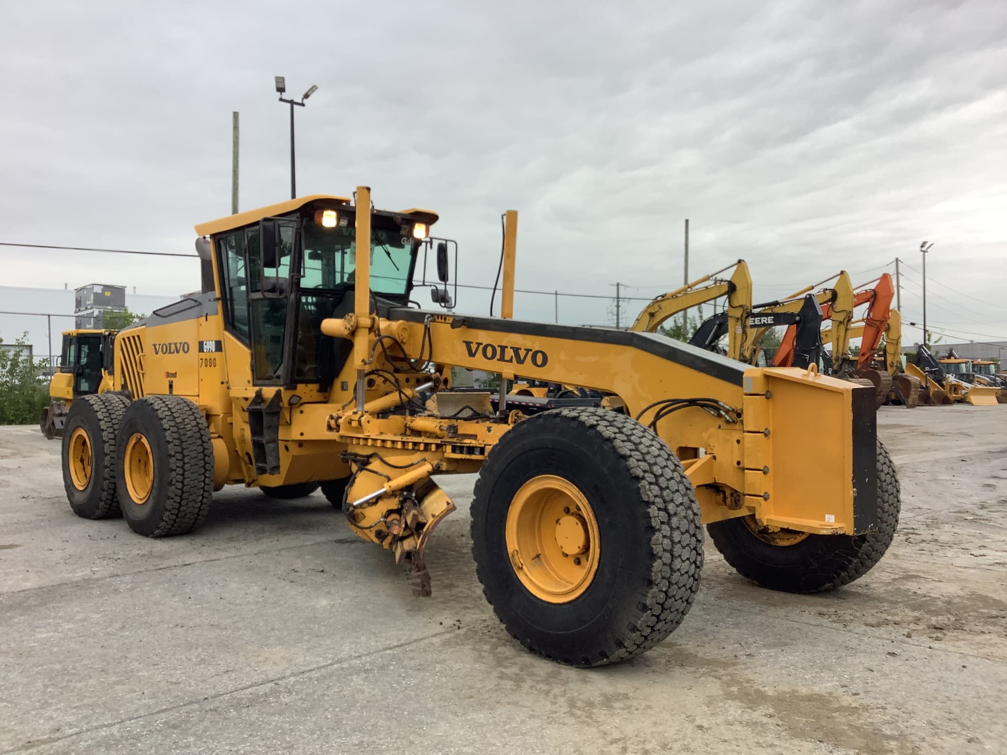 2008 Volvo G990